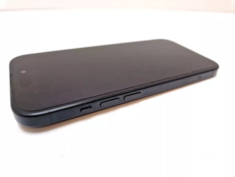 SMARTFON APPLE IPHONE 15 6 GB / 128 GB 5G CZARNY