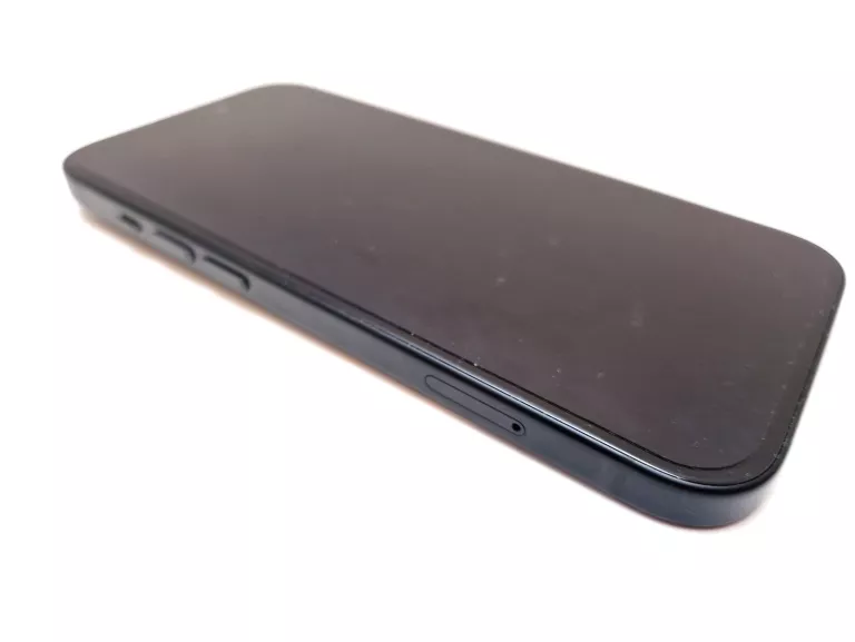 SMARTFON APPLE IPHONE 15 6 GB / 128 GB 5G CZARNY
