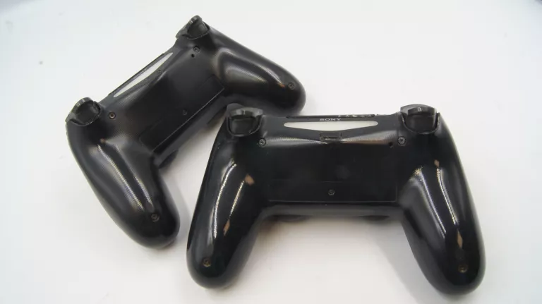 KONSOLA PLAYSTATION 4 SLIM 1TB +2 PADY