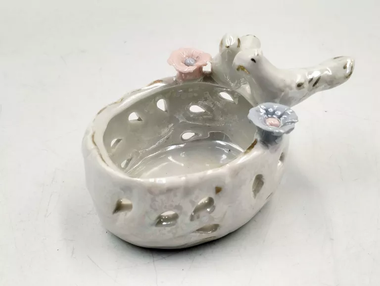 PORCELANOWY KOSZYK GOŁĘBIE Z KWIATAMI