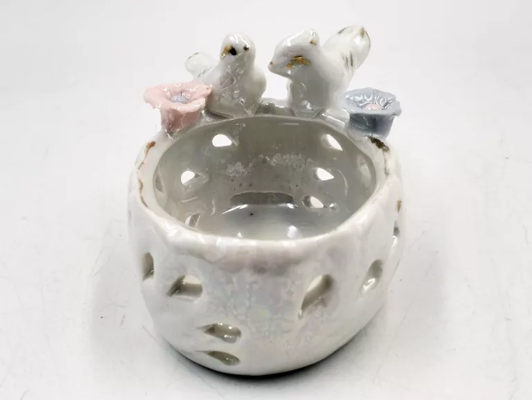 PORCELANOWY KOSZYK GOŁĘBIE Z KWIATAMI