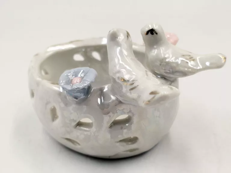PORCELANOWY KOSZYK GOŁĘBIE Z KWIATAMI