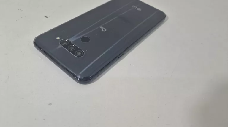 TELEFON LG Q60