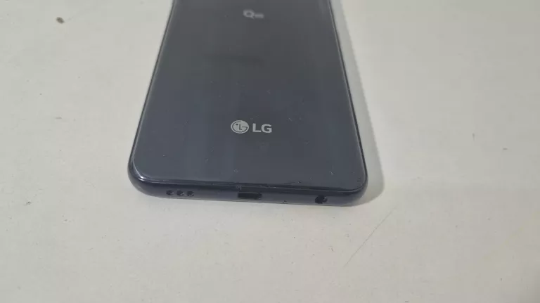 TELEFON LG Q60