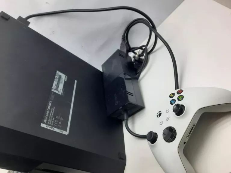 KONSOLA XBOX ONE +PAD+KIEROWNICA +GRY