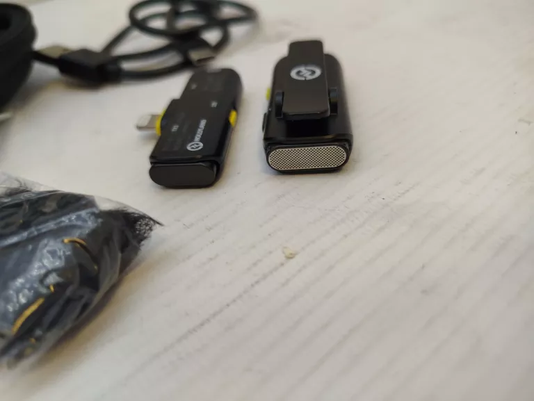 mikrofon-hollyland-lark-c1-etui-paragon-30082024-241206006-kod-producenta-0000