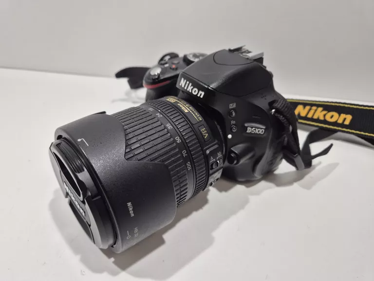 NIKON D5100 NIKKOR 18-105 22974