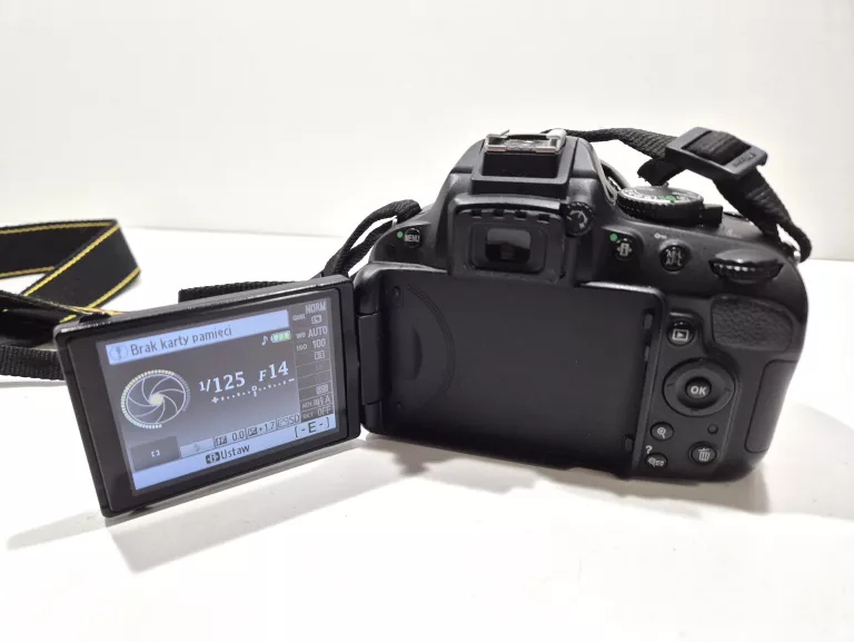 NIKON D5100 NIKKOR 18-105 22974