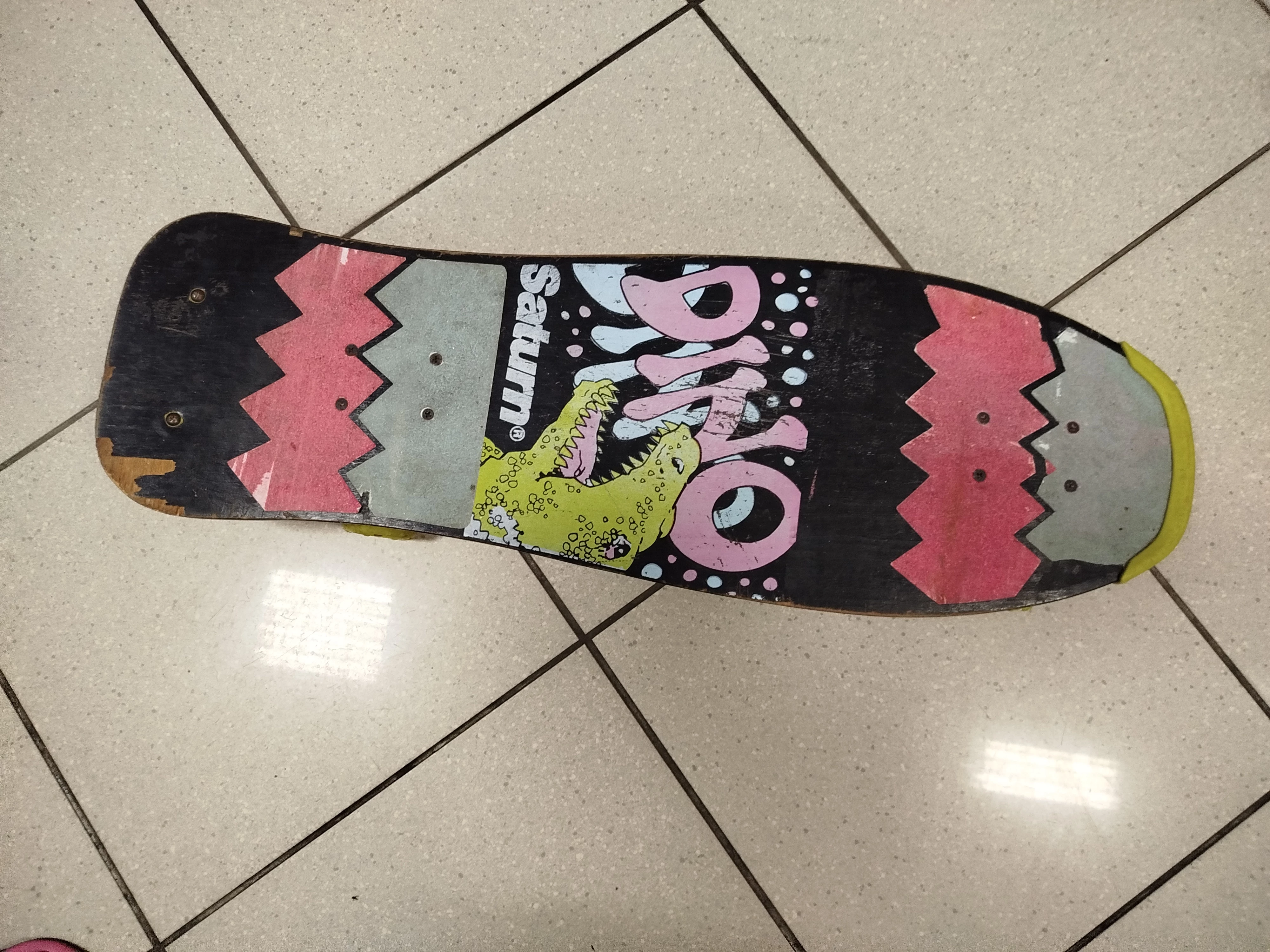 deskorolka-saturn-ean-gtin-0194604022732