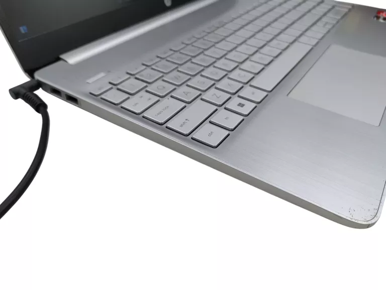LAPTOP HP 15S-EQ3XXX - RAZEN 5 / 8GB RAM / 512 GB SSD /W11