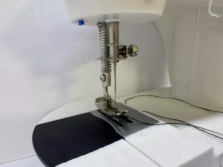 MASZYNA DO SZYCIA BLOW SM-31
