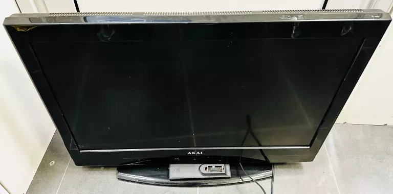 TV AKAI 32 CALE+PILOT