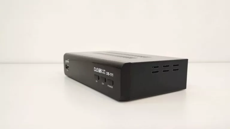 TUNER TV NAZIEMNEJ DVB T2 LINERA DB - 111 PILOT PUD
