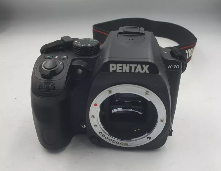LUSTRZANKA PENTAX K-70