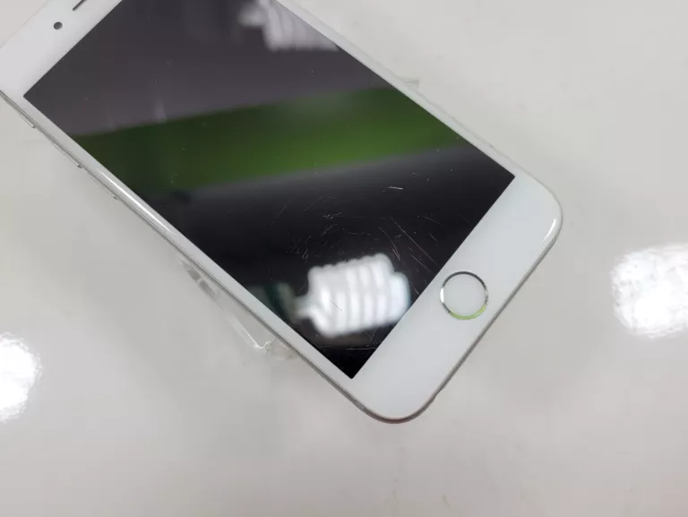 SMARTFON APPLE IPHONE 6S PLUS 2 GB / 128 GB 82%