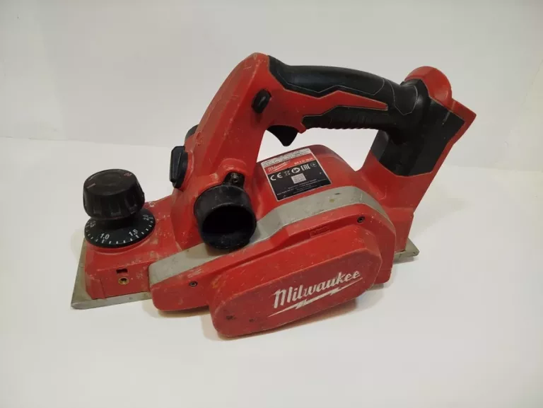 STRUG AKUMULATOROWY MILWAUKEE M18 BP