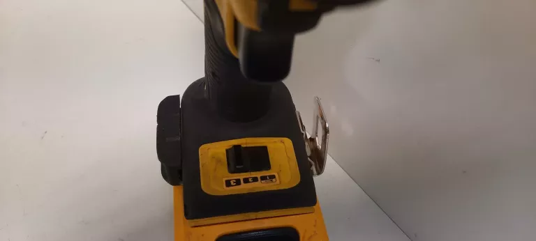 ZAKRETARAK DEWALT DCF 887 ŁADOWARKA