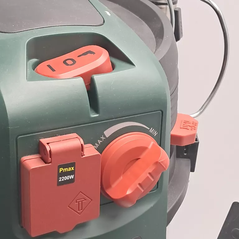 ODKURZACZ DO PRACY NA MOKRO/SUCHO PWD 30 C1,1500 W