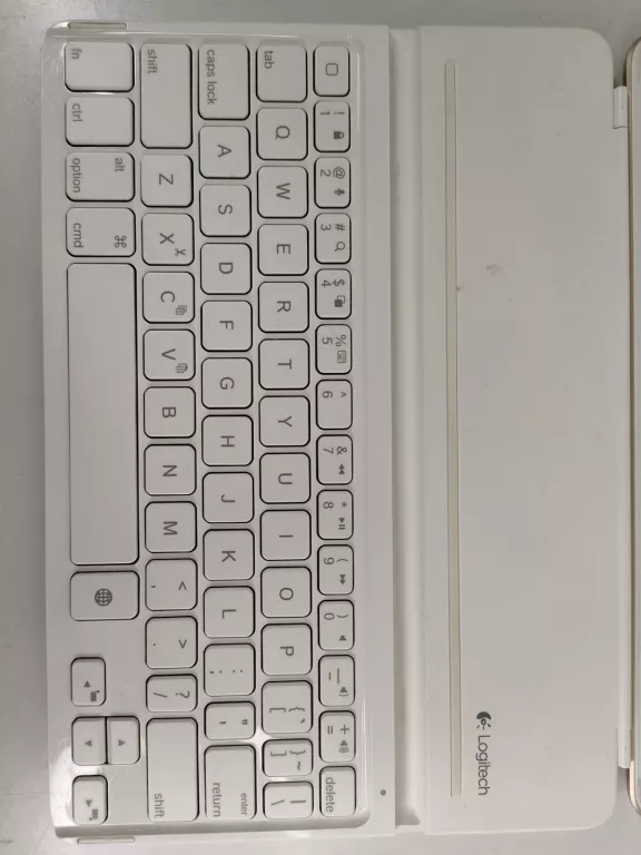 TABLET APPLE IPAD (5TH GEN) 9,7" 2 GB / 32 GB ZŁOTY + KLAWIATURA