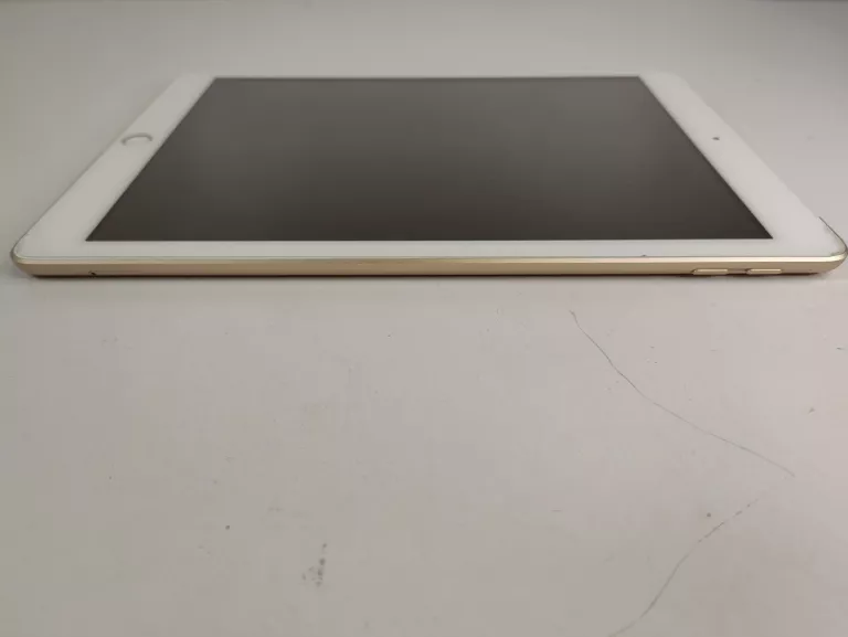 TABLET APPLE IPAD (5TH GEN) 9,7" 2 GB / 32 GB ZŁOTY + KLAWIATURA
