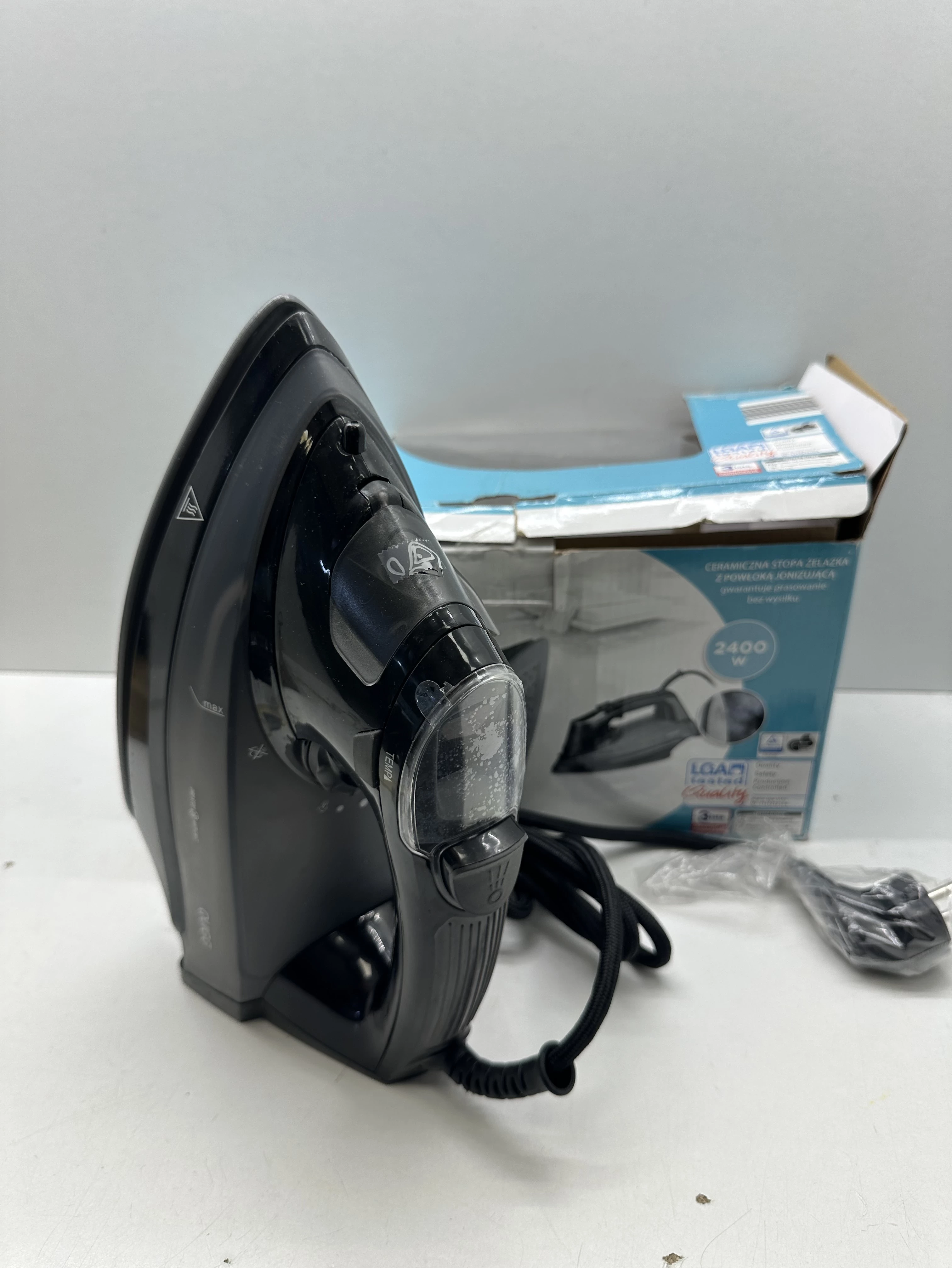 zelazko-parowe-quigg-2400w-moc-240000