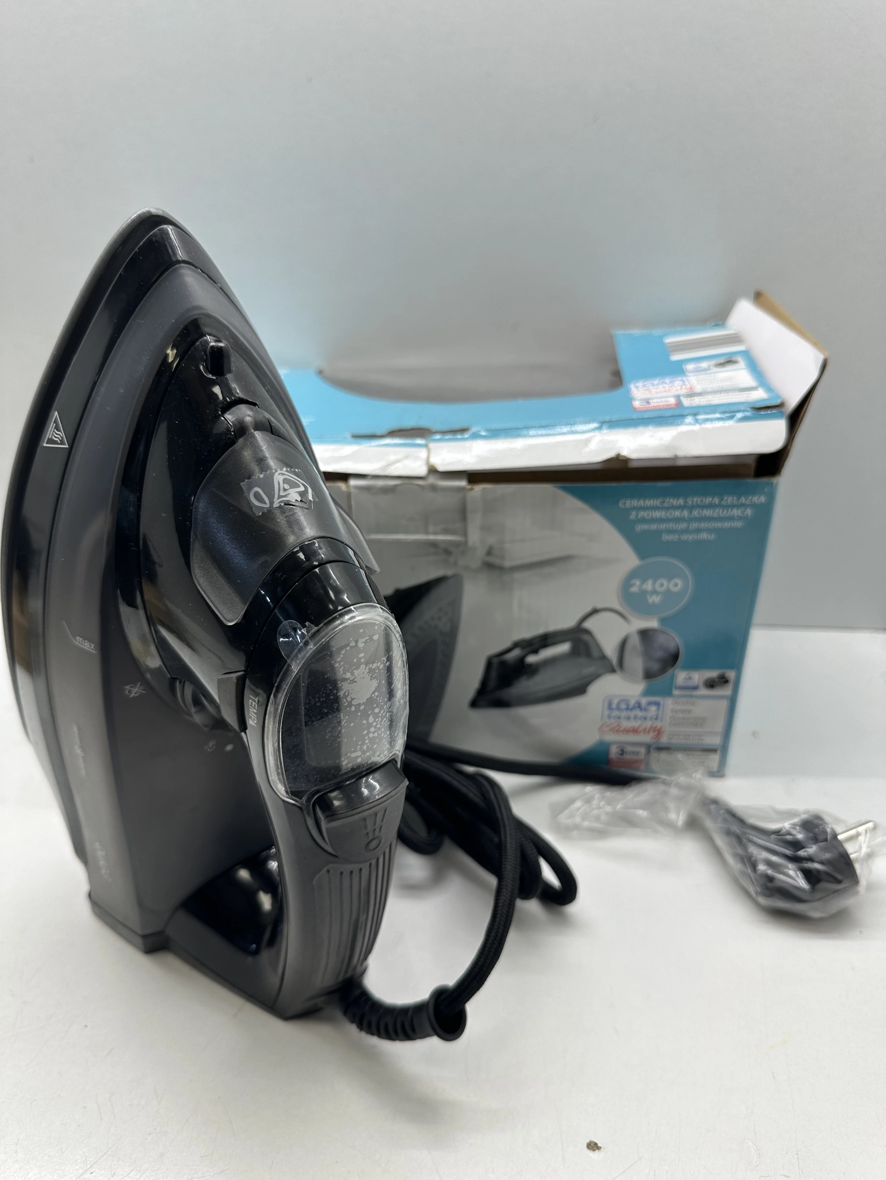 zelazko-parowe-quigg-2400w-model-gt-sic-06