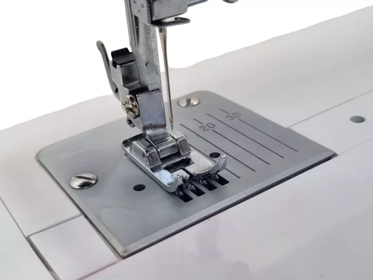 MASZYNA DO SZYCIA ŁUCZNIK KARINA 910 /KOMPLET