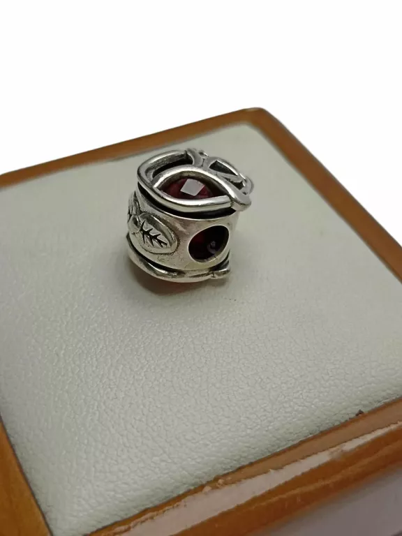 ŚLICZNY SREBRNY CHARMS RÓŻA (925, 3,43G)