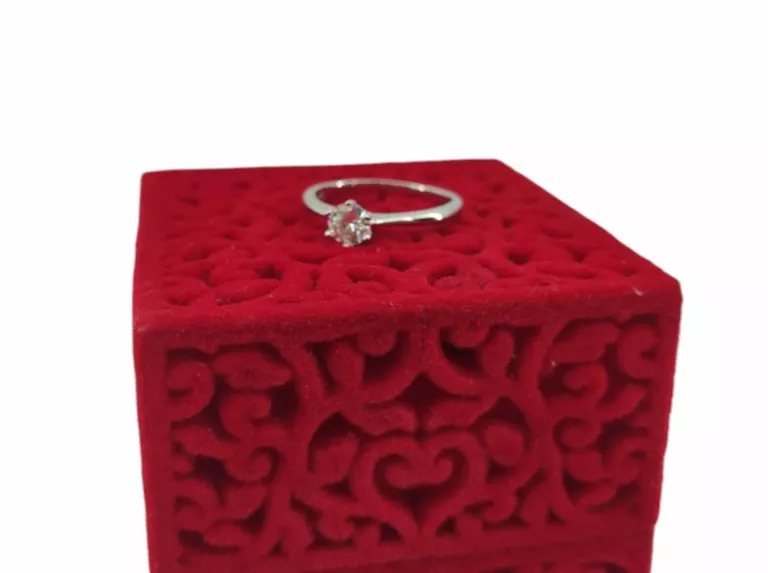 KLASYCZNY SREBRNY PIERŚCIONEK Z CYRKONIĄ 1,60G P.925 R.15