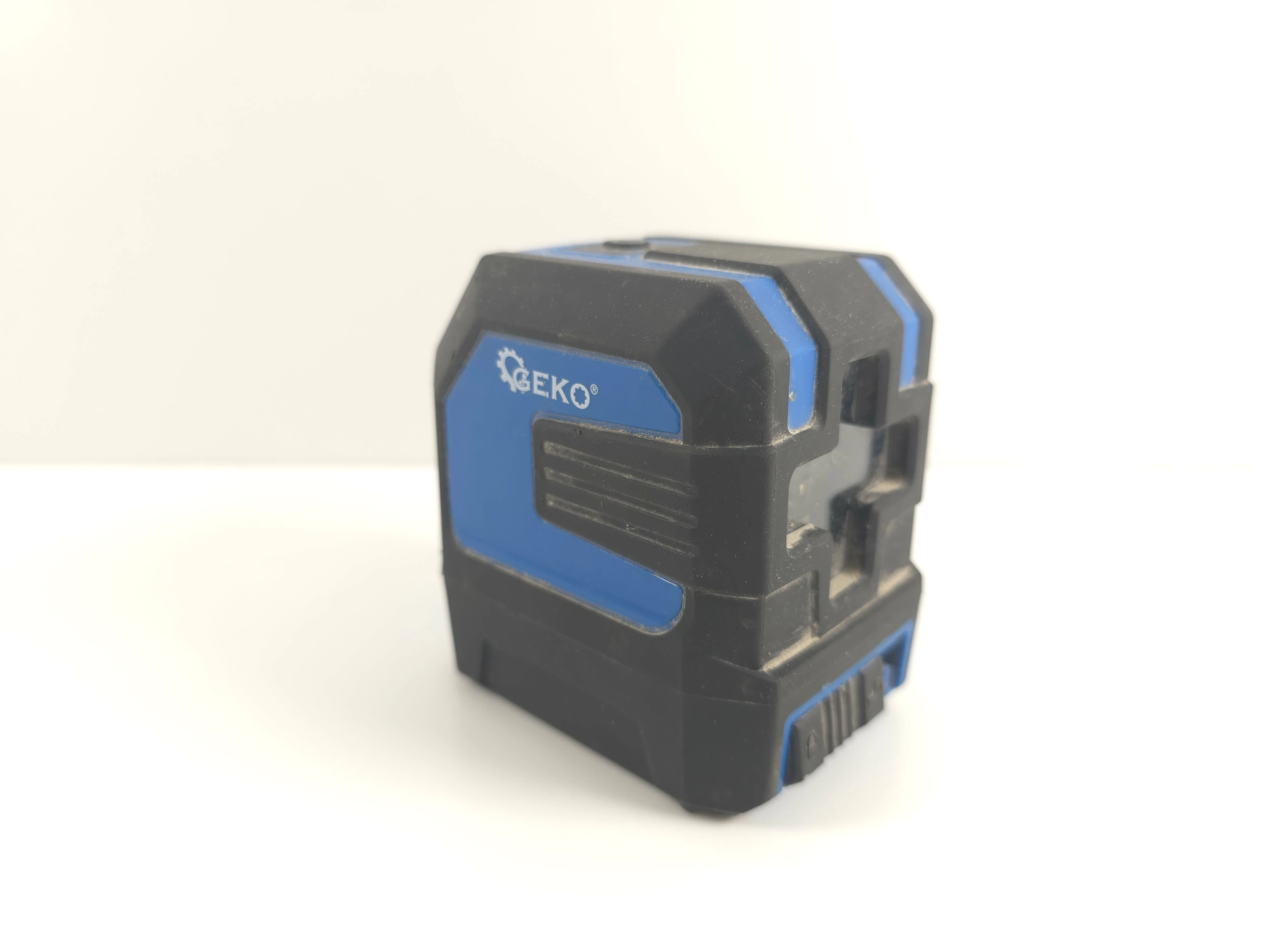 laser-krzyzowy-geko-g03302-dabrowskiego-493-poznan-ska-x