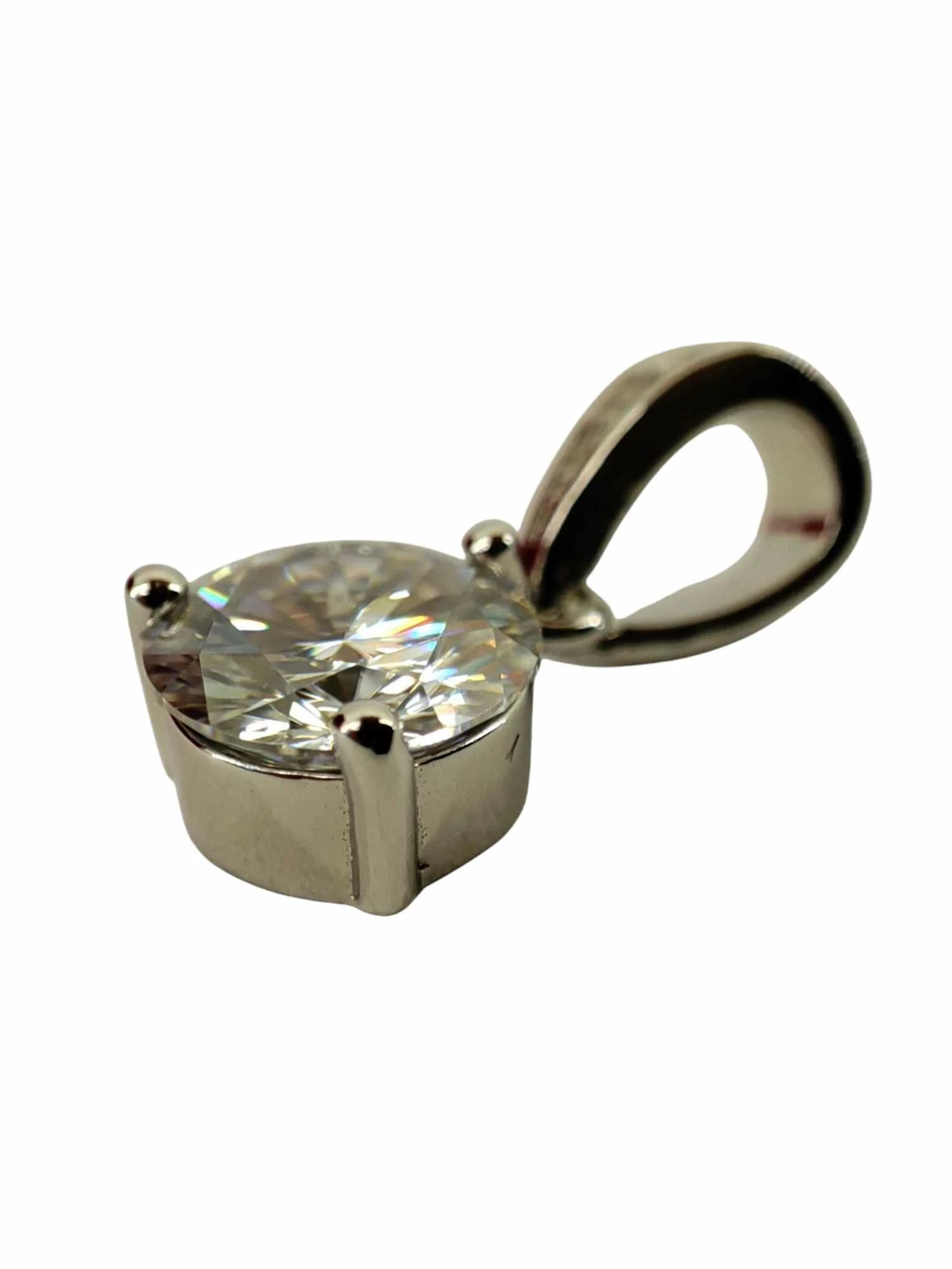 delikatna-zawieszka-z-cyrkonia-925-083-g-material-15835-4