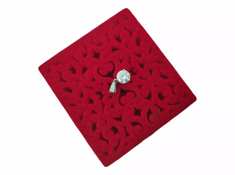 delikatna-zawieszka-z-cyrkonia-925-083-g-stan-11323-238058