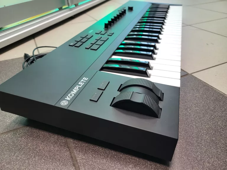 NATIVE INSTRUMENTS KOMPLETE KONTROL A49