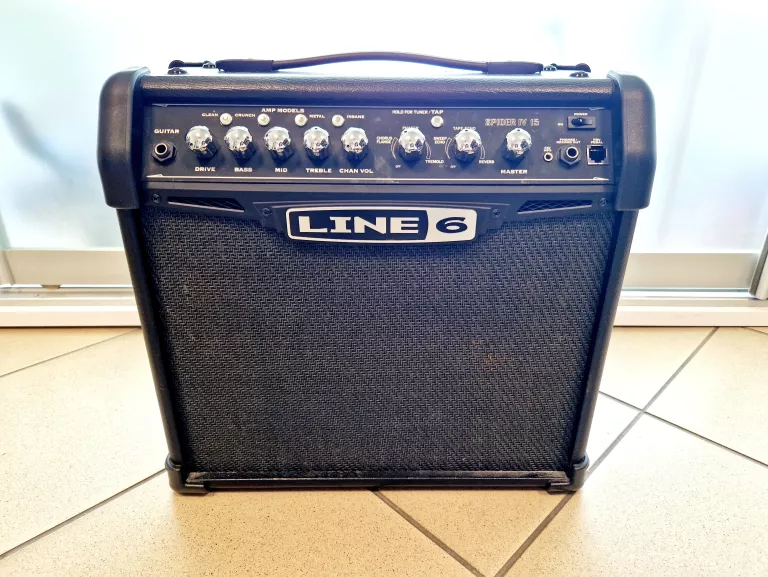 WZMACNIACZ GITAROWY LINE 6 SPIDER IV 15
