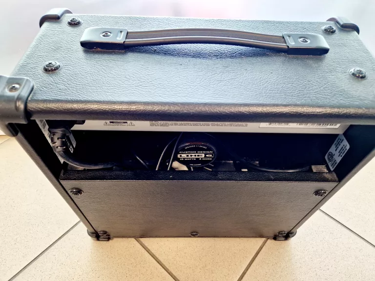 WZMACNIACZ GITAROWY LINE 6 SPIDER IV 15