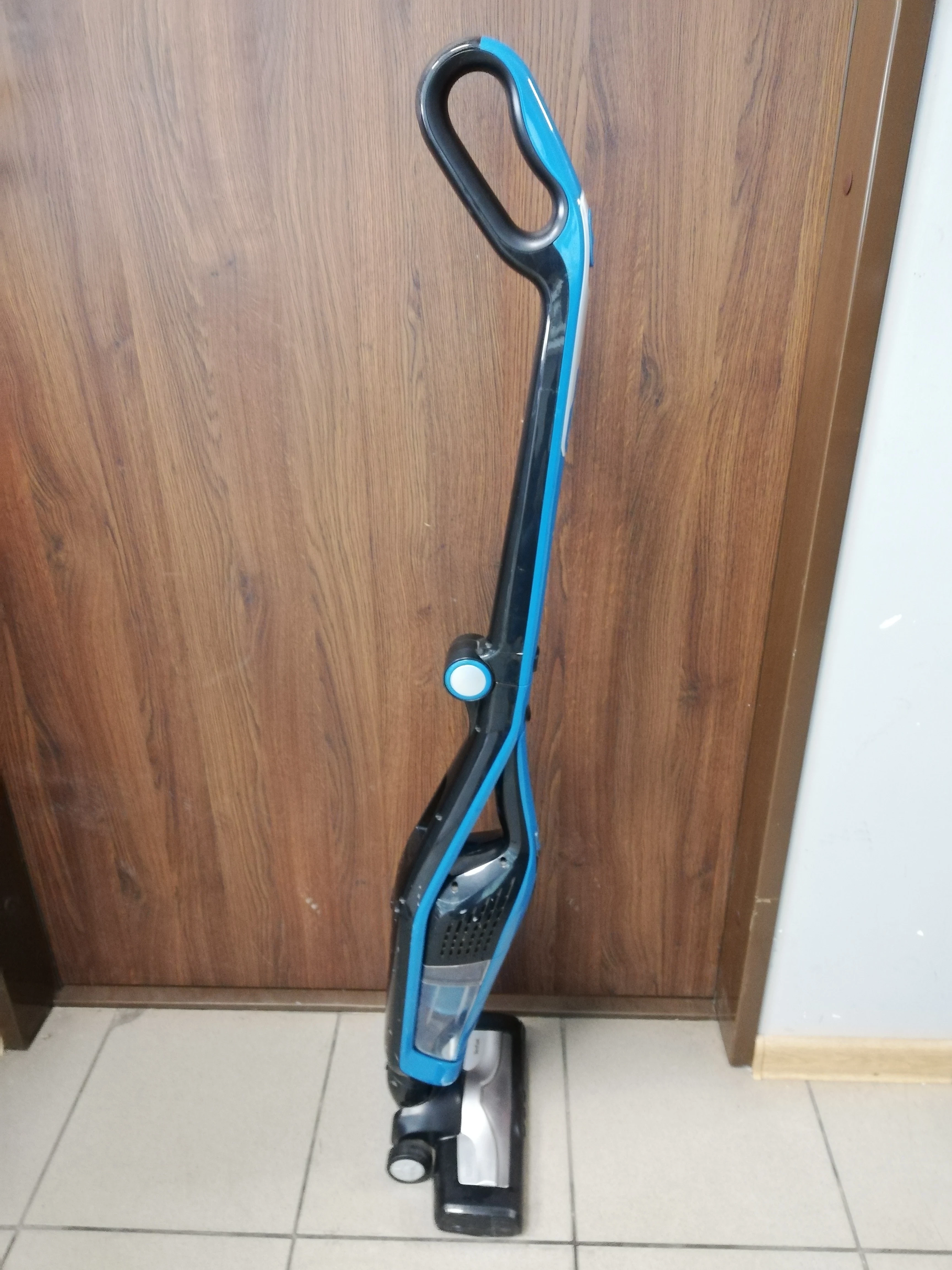 odkurzacz-pionowy-tefal-dual-force-2in1-ty6751-ladowarka-kolor-dominujacy-129357-5