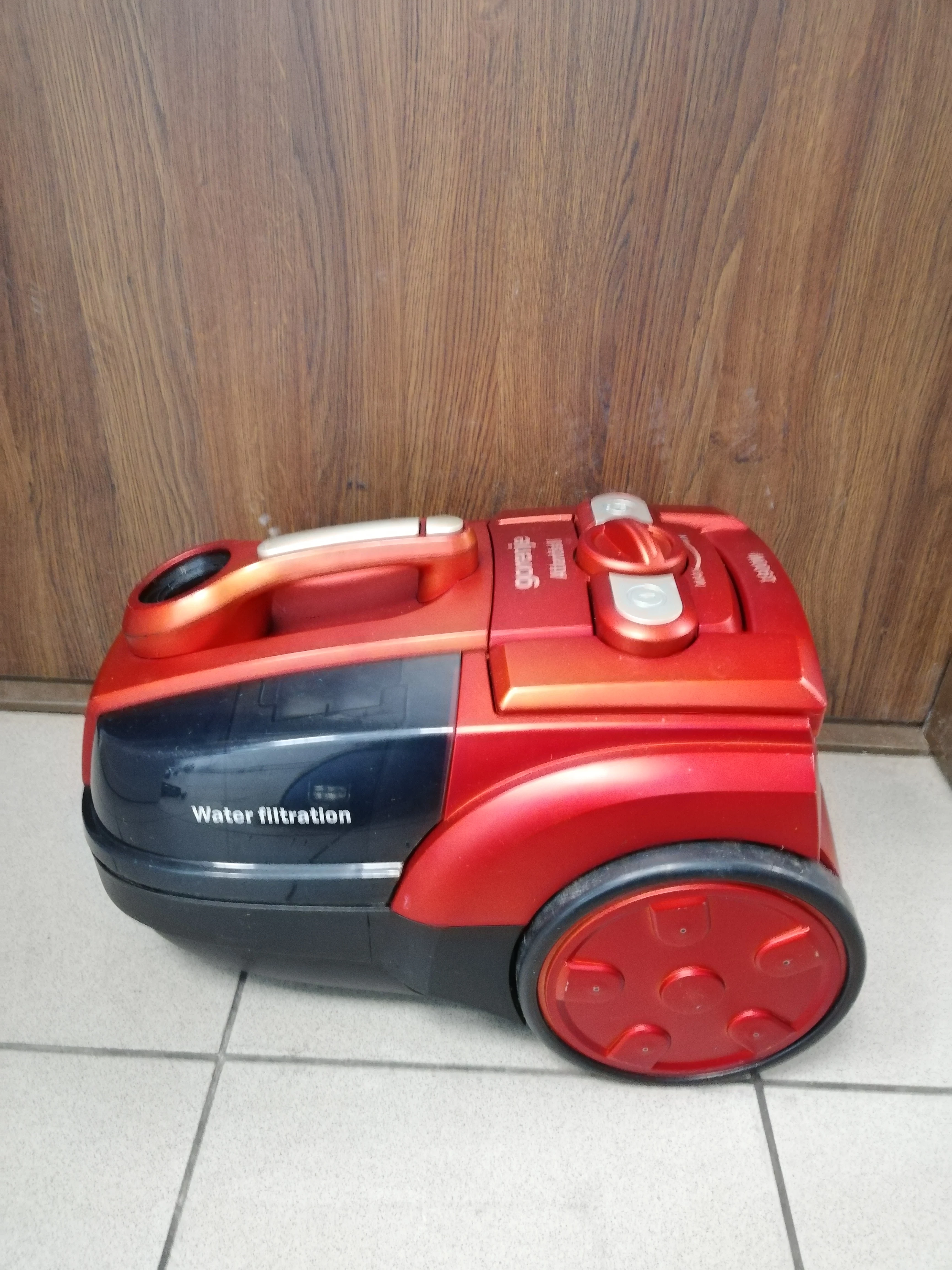 odkurzacz-wodny-gorenje-atlantis-ii-1900w-vck-1901wf-moc-180000