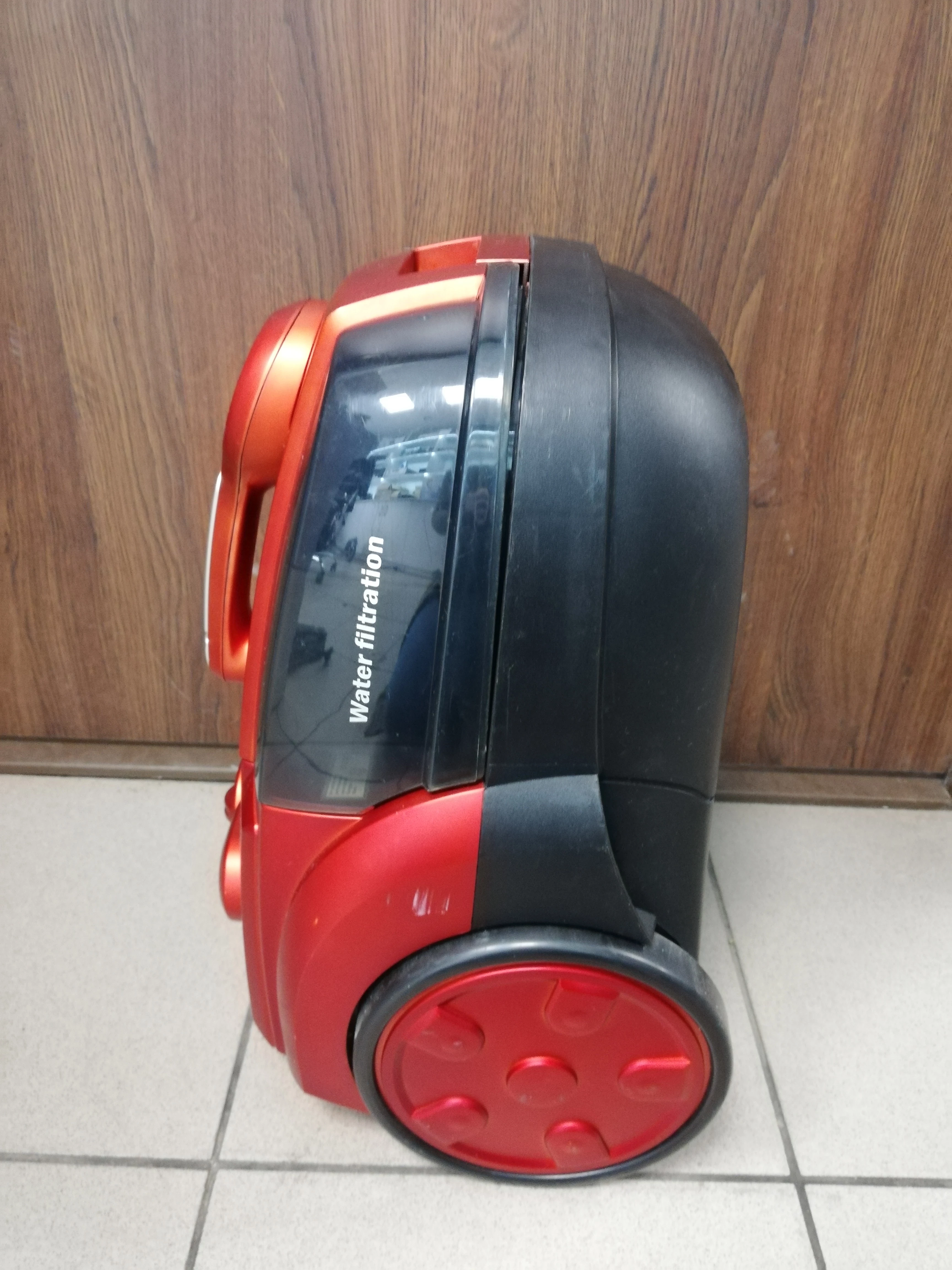 odkurzacz-wodny-gorenje-atlantis-ii-1900w-vck-1901wf-pojemnosc-zbiornika-na-kurz-250