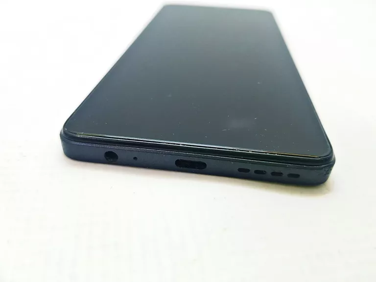 TELEFON INFINIX HOT 30 256 / 8 ETUI D/S