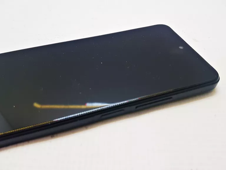 TELEFON INFINIX HOT 30 256 / 8 ETUI D/S