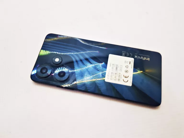 TELEFON INFINIX HOT 30 256 / 8 ETUI D/S
