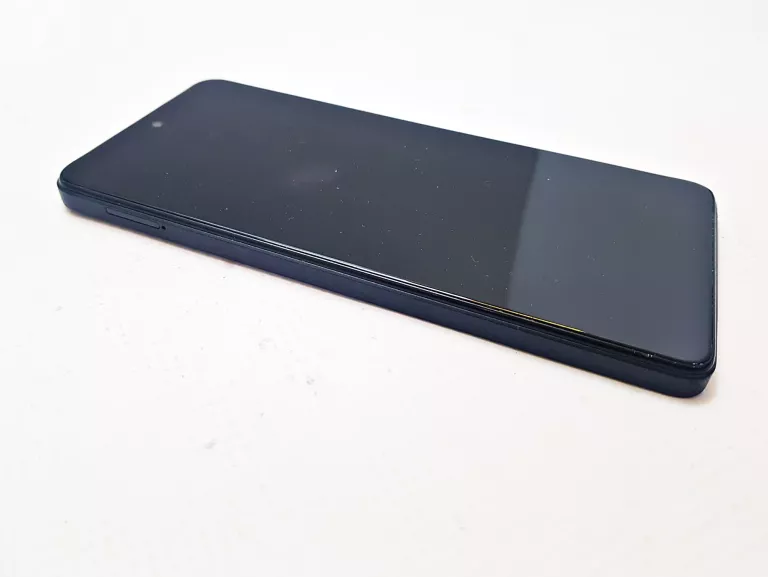 TELEFON INFINIX HOT 30 256 / 8 ETUI D/S