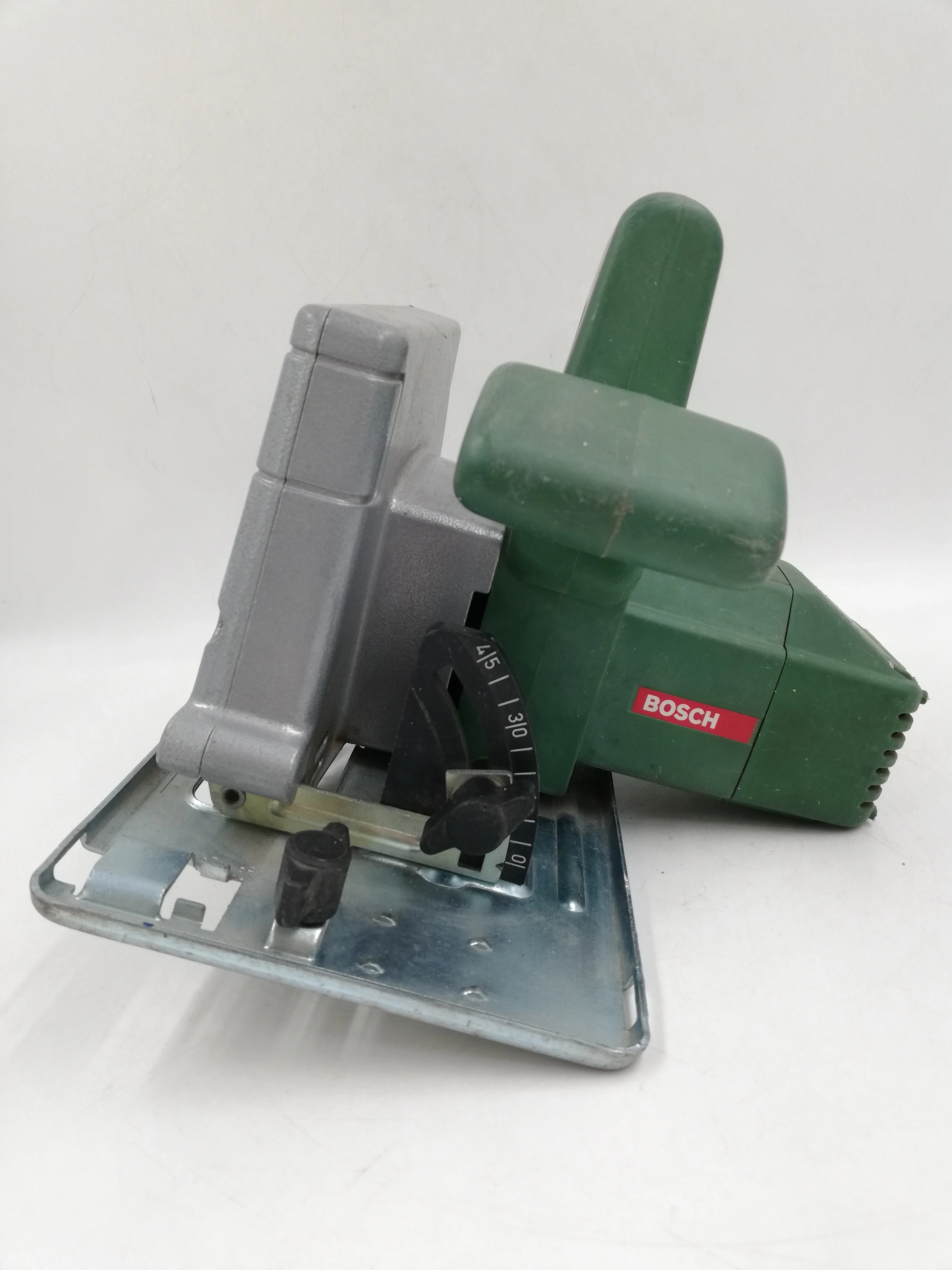 pila-pilarka-tarczowa-bosch-pks-54-900w-srednica-otworu-pily-16000
