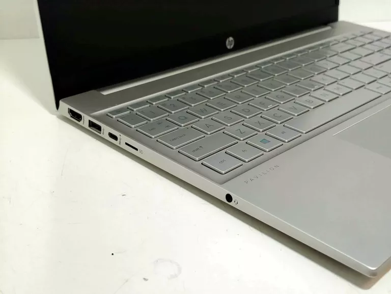 LAPTOP HP PAVILION HP 15-EH0008NW 8GB RAM WIN11 AMD RYZEN5 + ZASILACZ