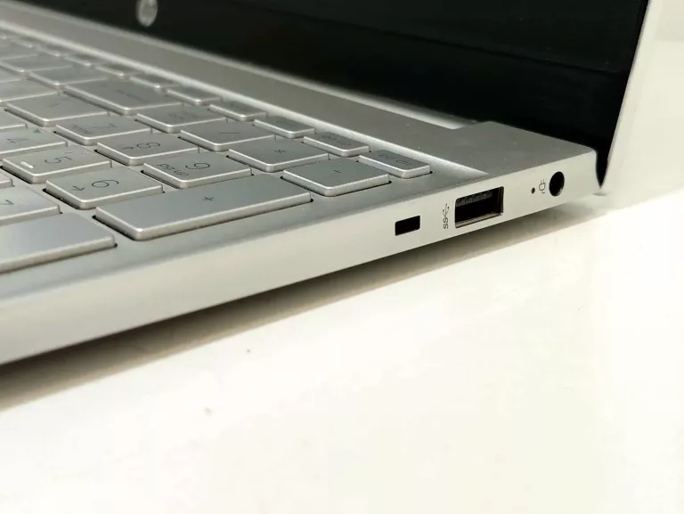 LAPTOP HP PAVILION HP 15-EH0008NW 8GB RAM WIN11 AMD RYZEN5 + ZASILACZ