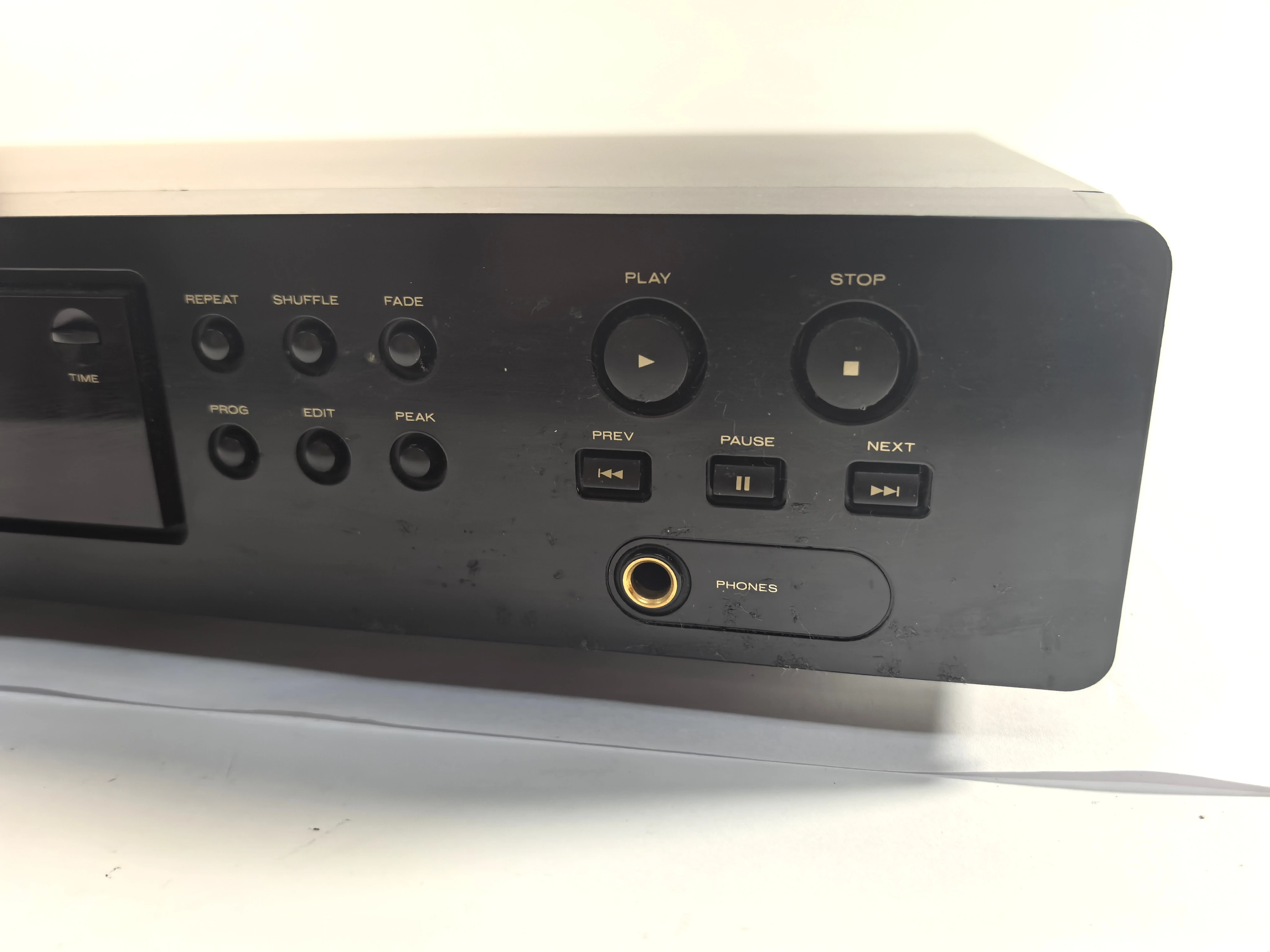 odtwarzacz-cd-marantz-cd4000n3b-model-cd4000