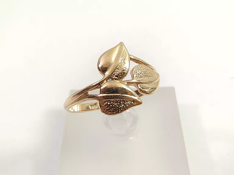 zloty-pierscionek-216g-p585-r17-kamien-17088-524288