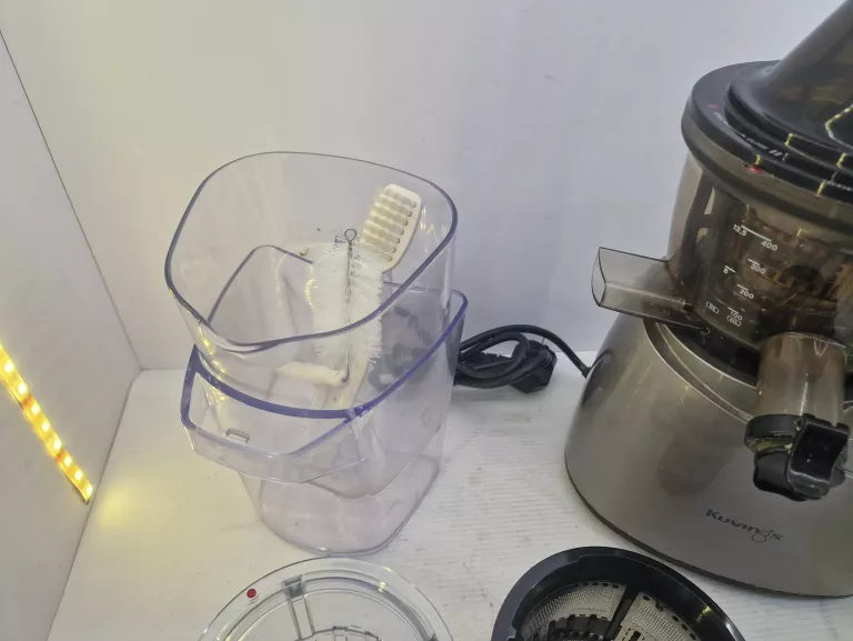 WYCISKARKA DO SOKU WOLNOOBROTOWA KUVINGS NS-621CES