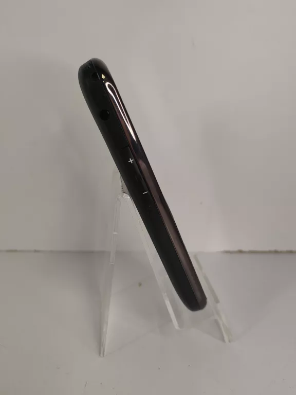 TELEFON KOMÓRKOWY MAXCOM MM724 8 MB / 16 MB CZARNY