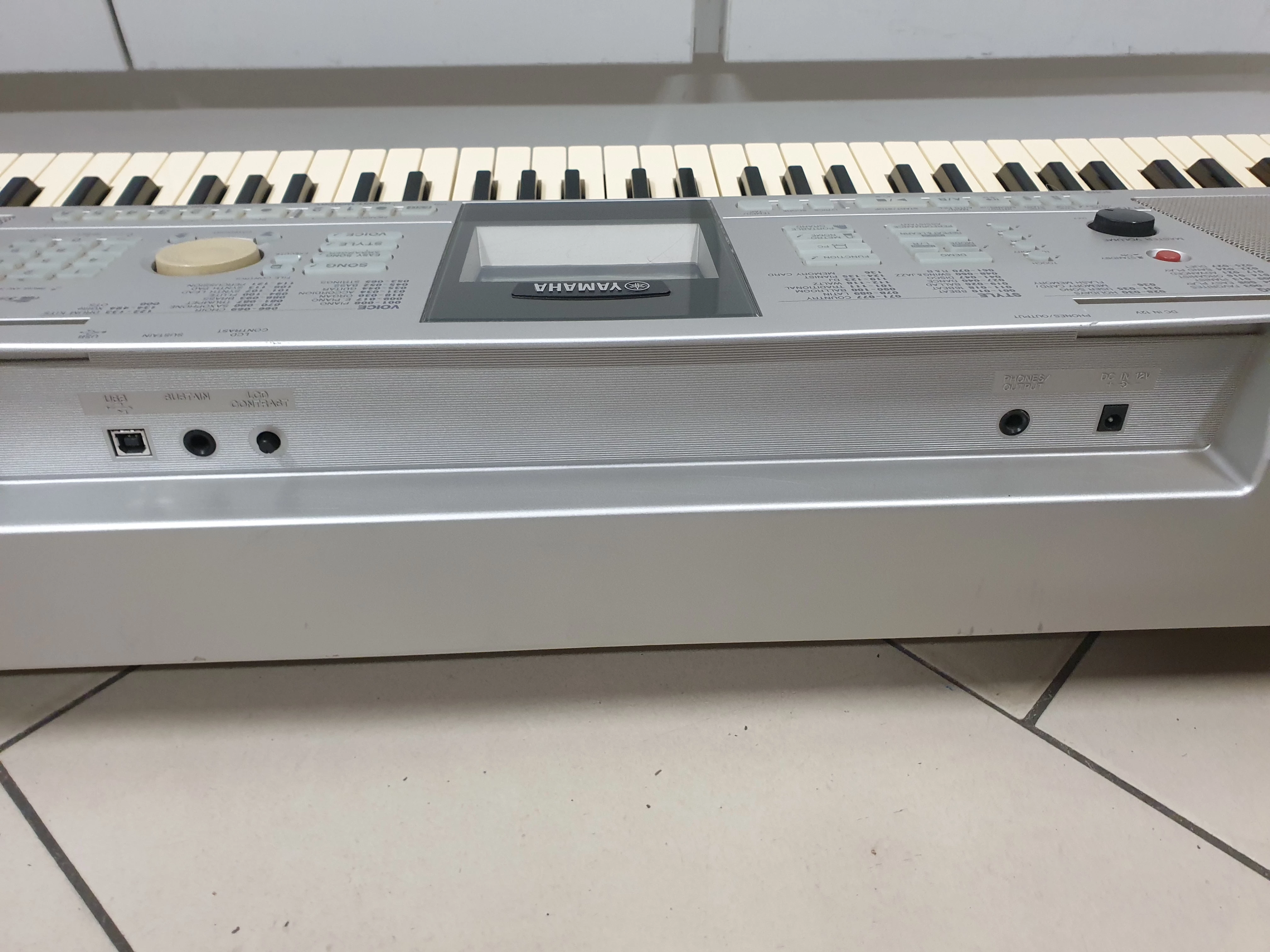keyboard-pianino-cyfrowe-yamaha-dgx-305-kod-producenta-psr-f52